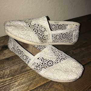 Women’s Toms